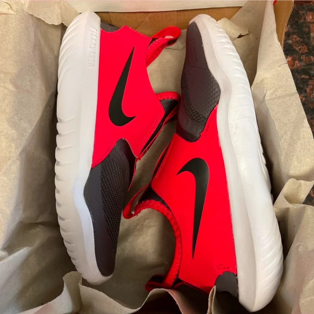 Nike Kids Slip-On Flex Runner Youth Running Shoes - Picture 4 of 5